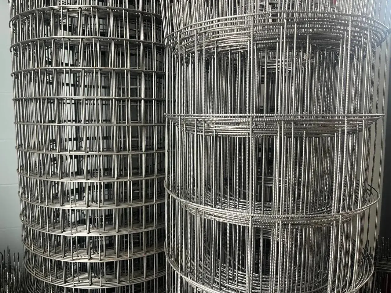 Сетка сварная из проволоки ВР 100×100×3 мм, рулон 1,25×50 м